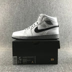 Air Jordan 1 Retro High OG White Grey Dot Sneakers