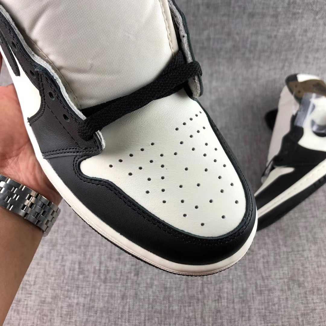 Jordan Air Jordan 1 High OG Dark Mocha Sneakers