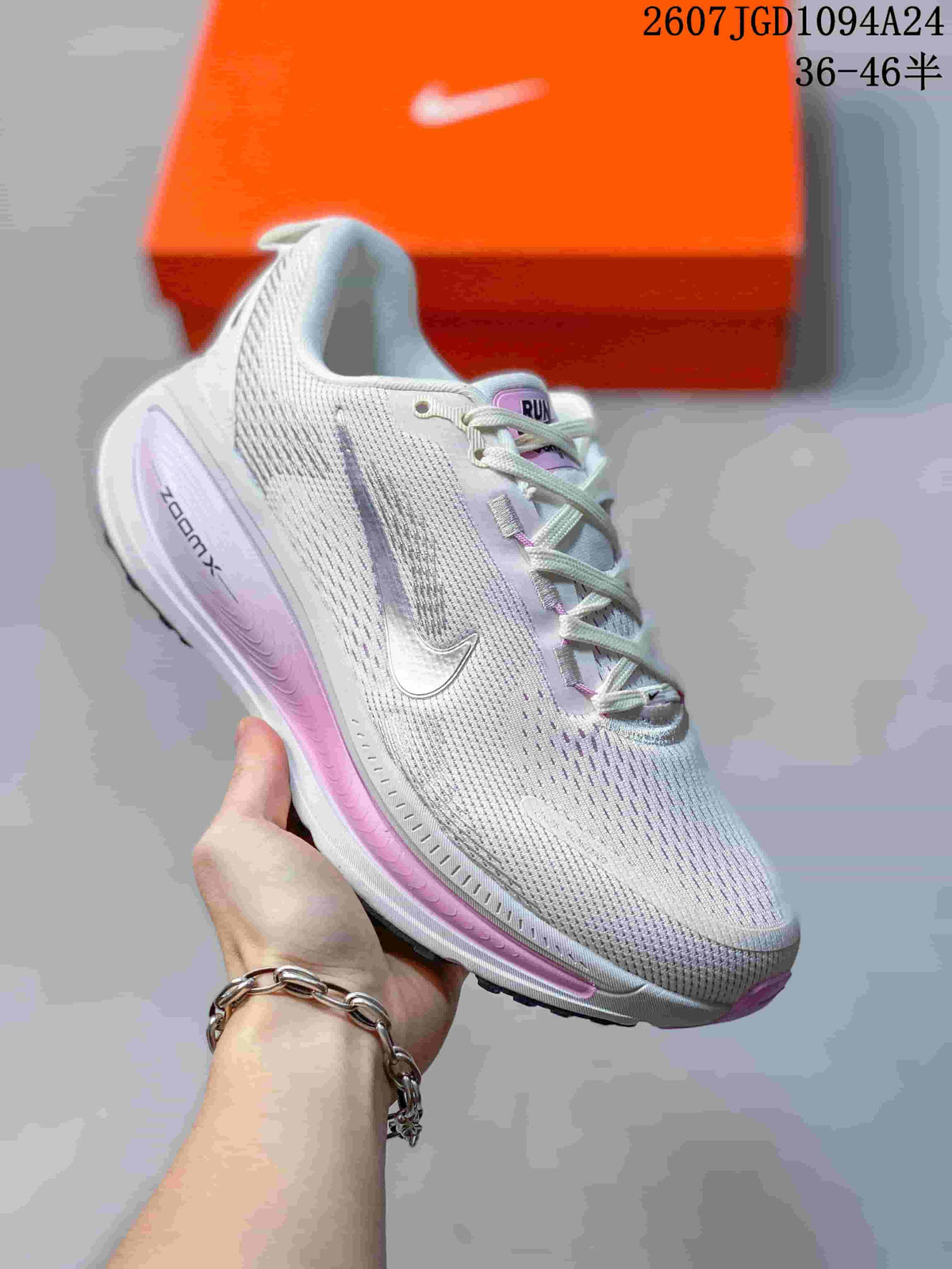 Nike Vomero 18 SE White Pink Running Sneakers
