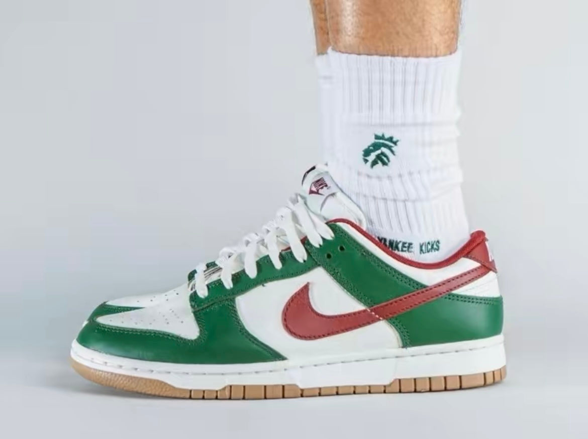 Nike Dunk Low Gorge Green Sneakers FB7160-161