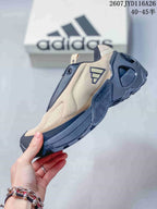 adidas OZWEEGO Wonder Runner Sneakers Beige Navy