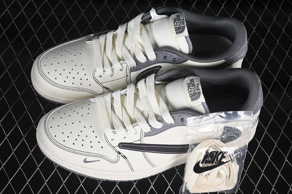 Jordan 1 Low OG SP Travis Scott Fragment Sneaker