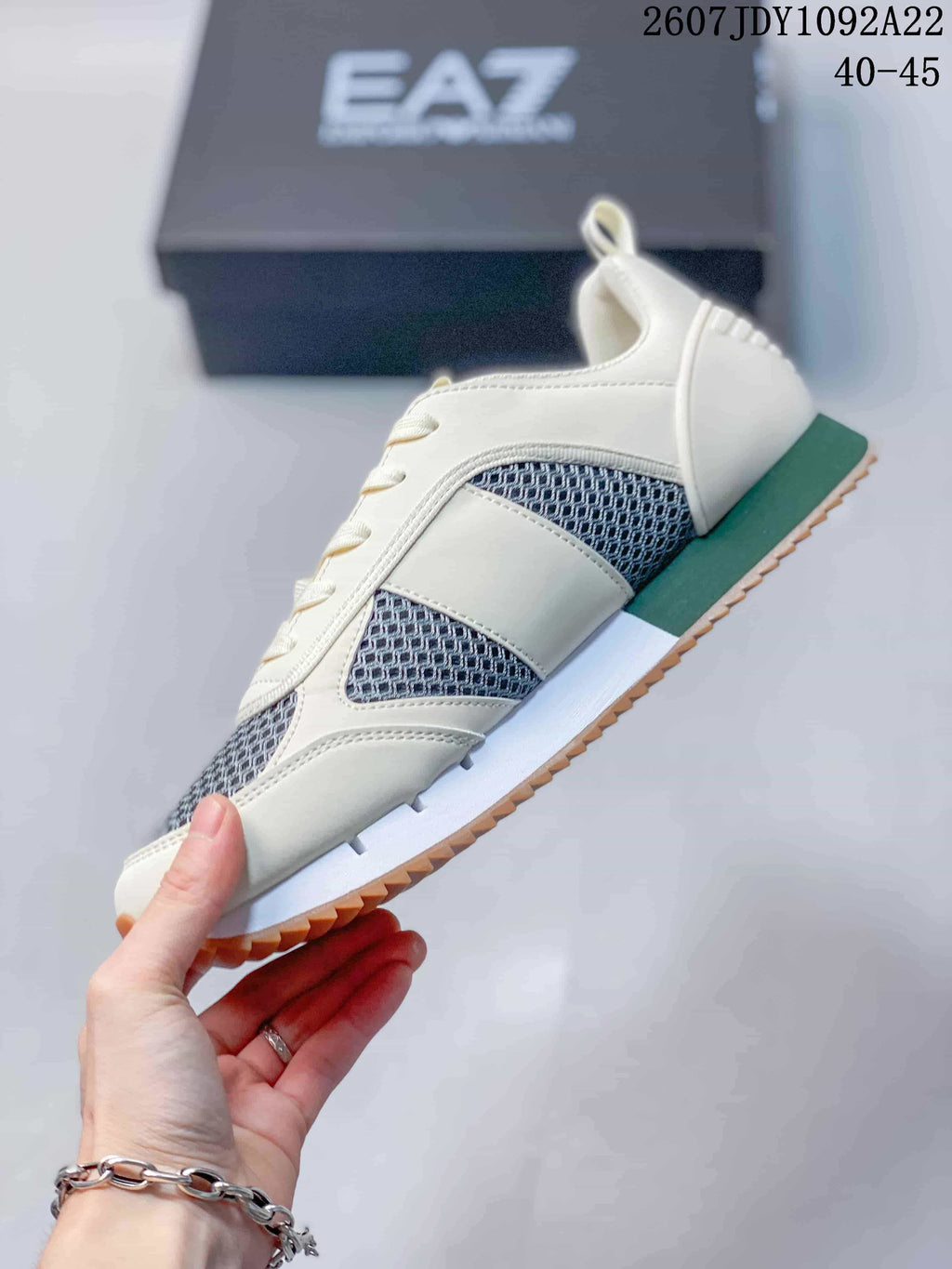 Emporio Armani EA7 Low-Top Sneakers Off-White Green