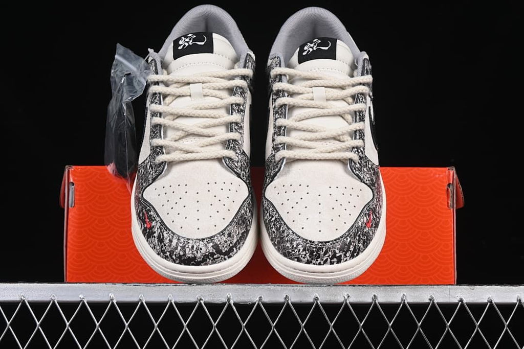 Nike SB Dunk Low Snake Year Black and White YX5066-272
