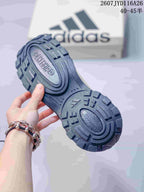 adidas OZWEEGO Wonder Runner Sneakers Beige Navy