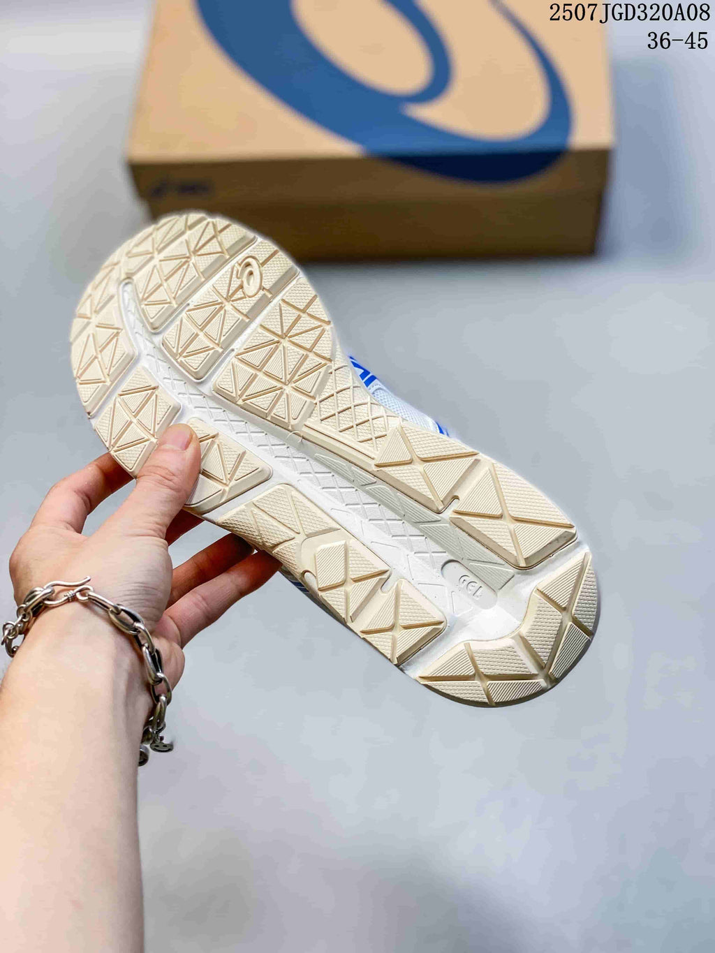 ASICS Gel-Contend 4 Running Sneakers White and Blue
