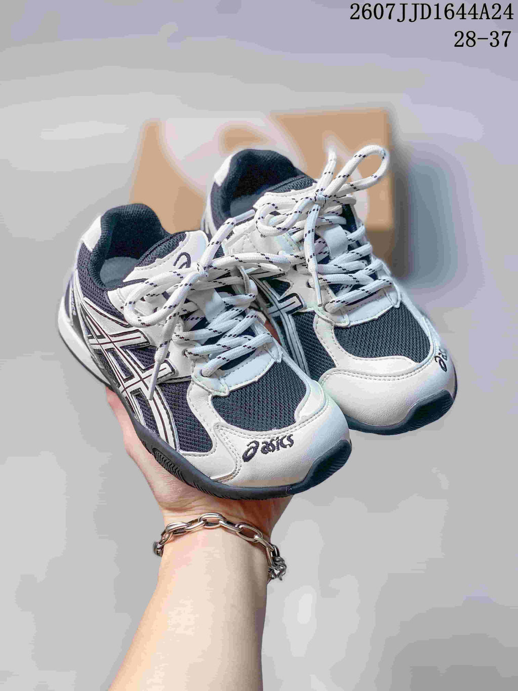 ASICS HYPERSYNC Kids Running Shoes White Navy 712140TOU