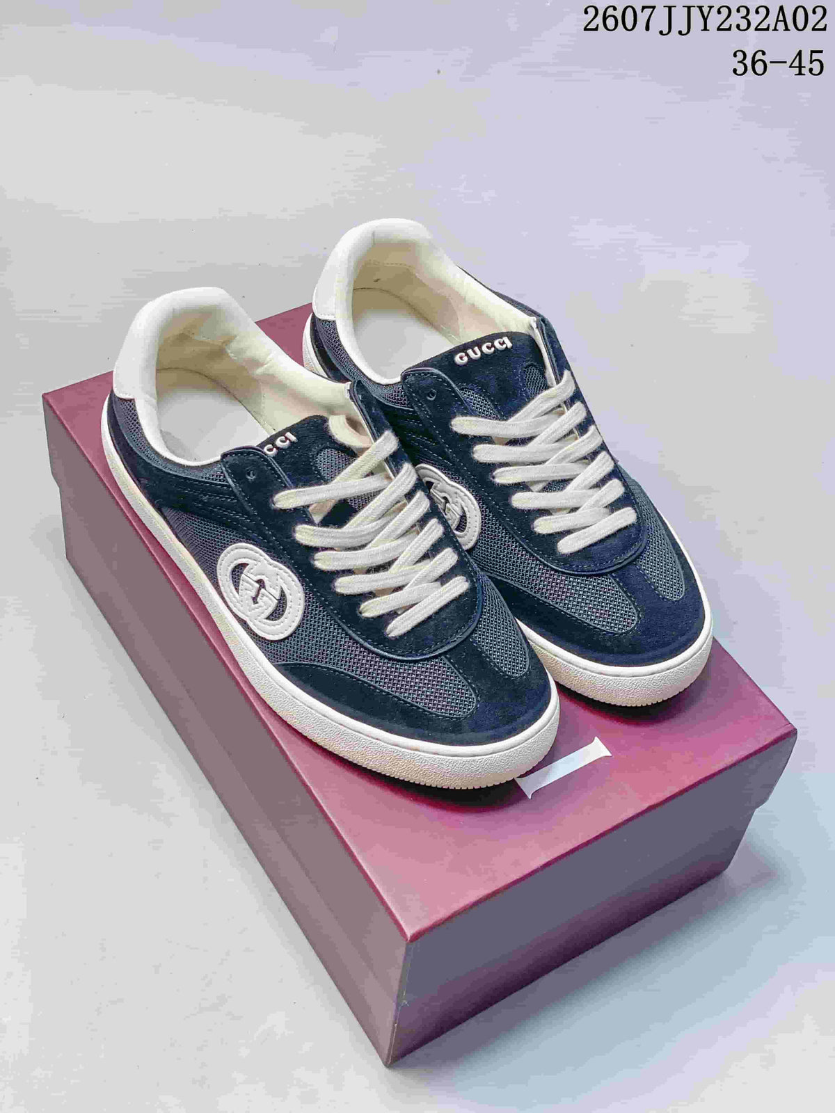 Gucci G75 Low-Top Sneakers in Navy and White