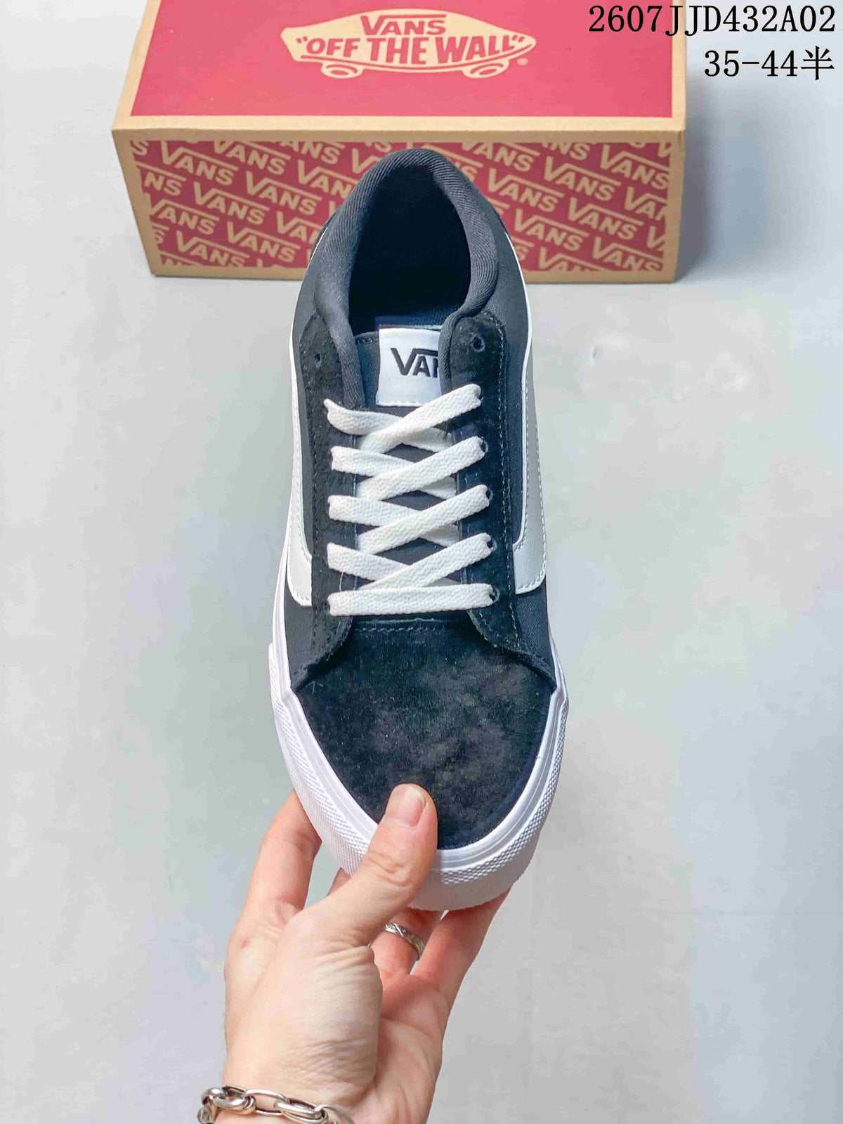 Vans Vero LS Low-Top Sneakers, Navy and White