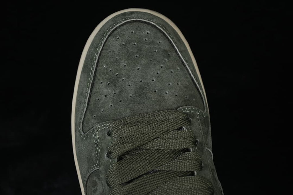 Nike SB Dunk Low Olive Green Sneakers HJ0367-301
