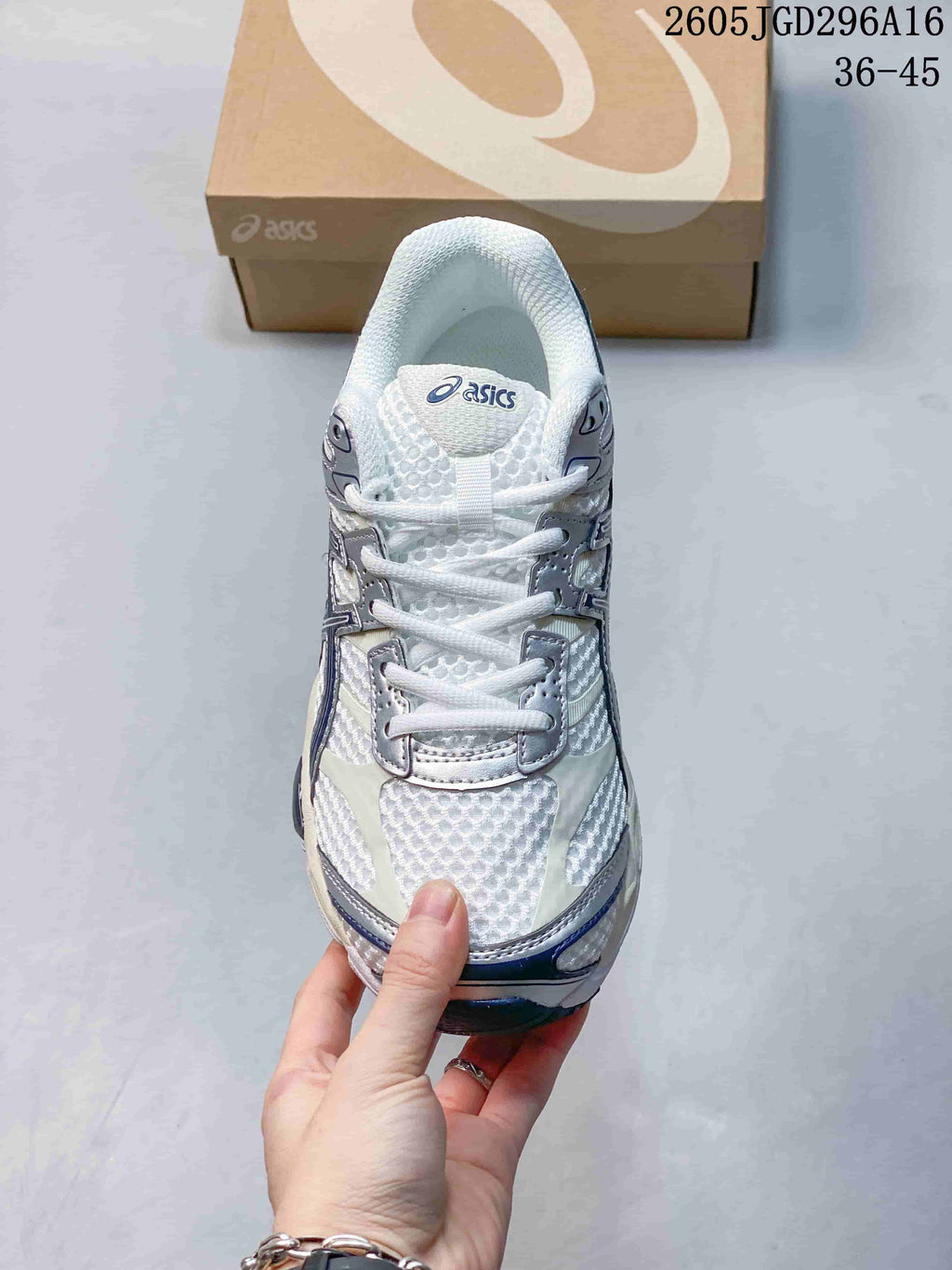ASICS Gel-Cumulus 16 White Silver Navy Sneakers