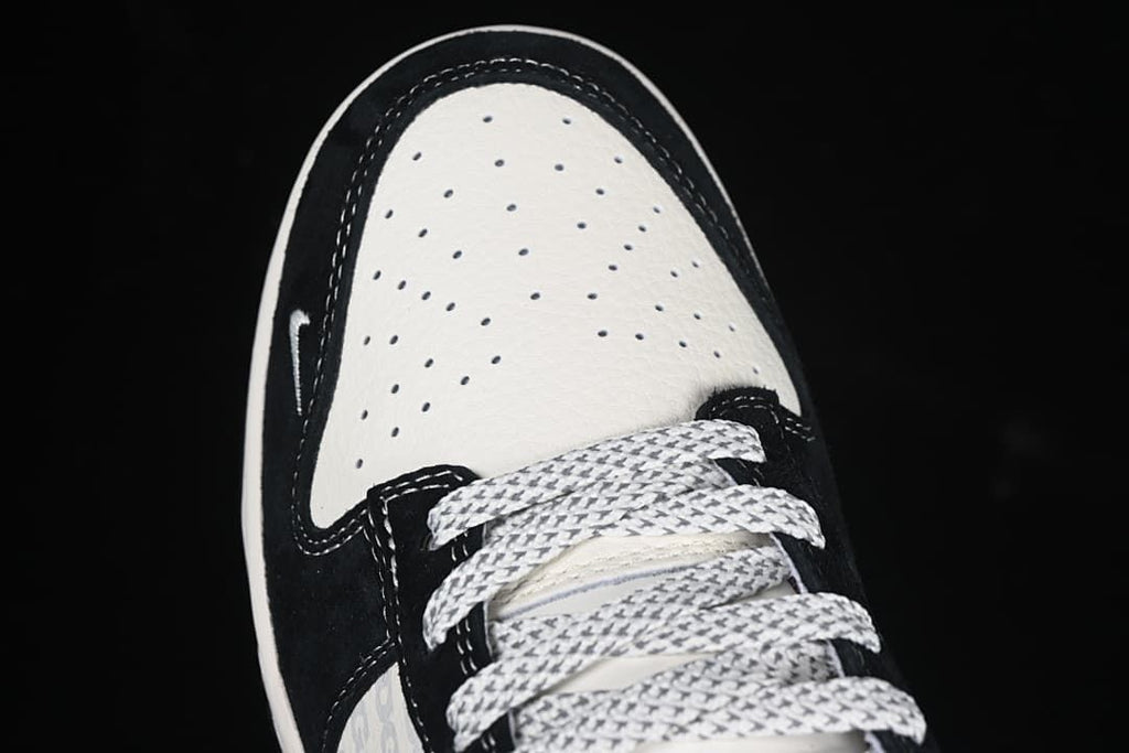 Nike Dunk Low Retro DM6868-043 Black Red Sneakers