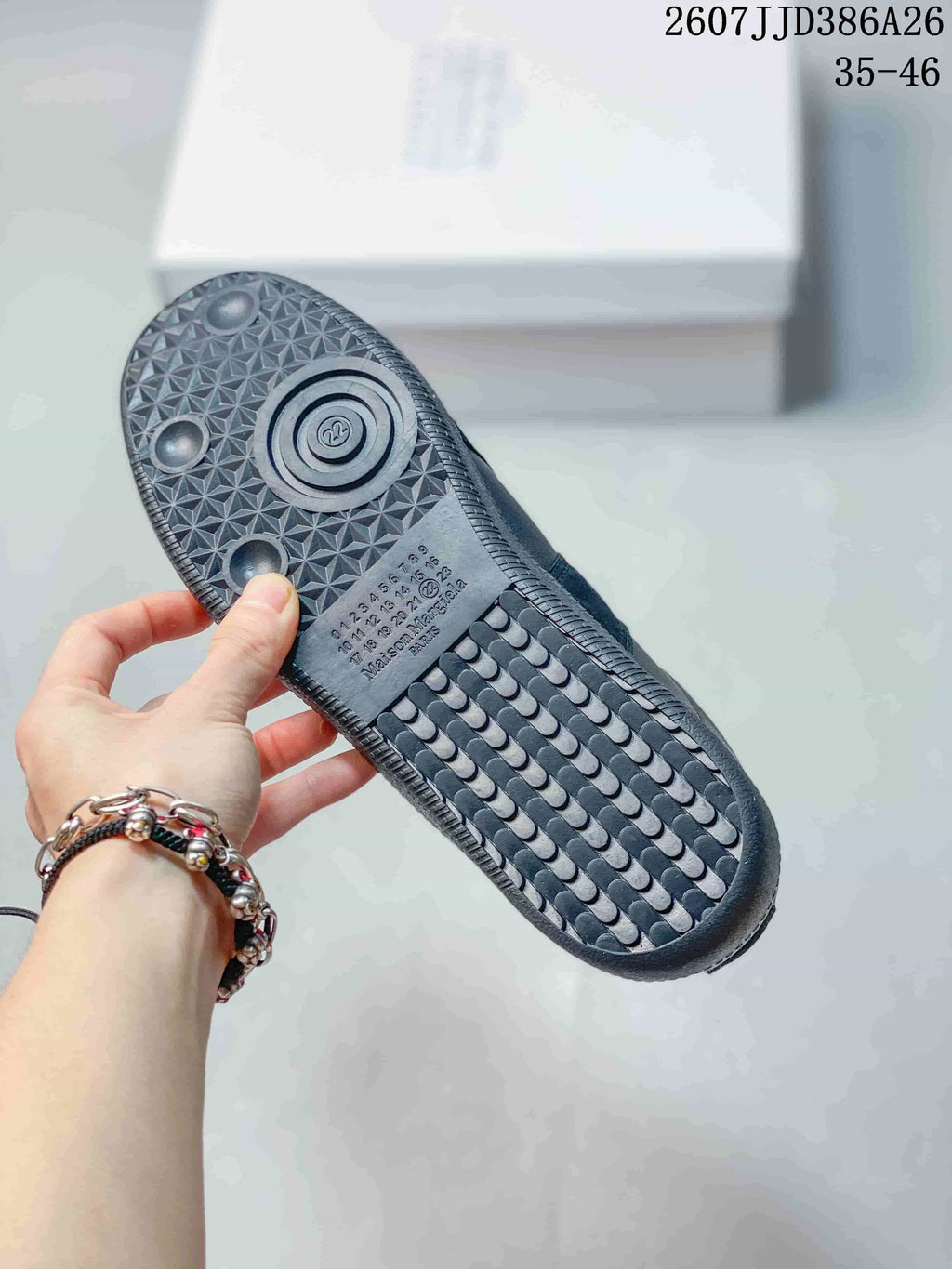 Maison Margiela Replica Wedge Low-Top Sneakers in Black DX003DGR41