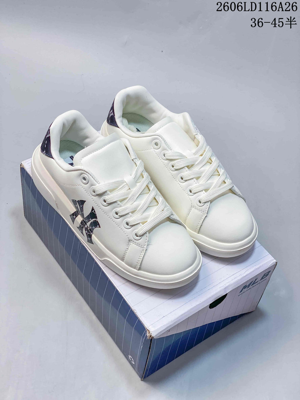 MLB Chunky Classic White Low-Top Sneakers 3ASXAM82N