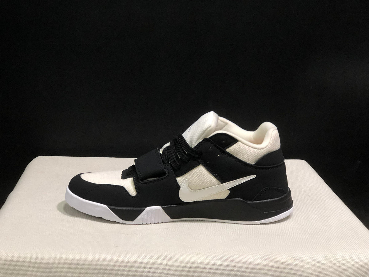 Jordan Jumpman Jack Travis Scott Sneakers Black/White DR8317-002