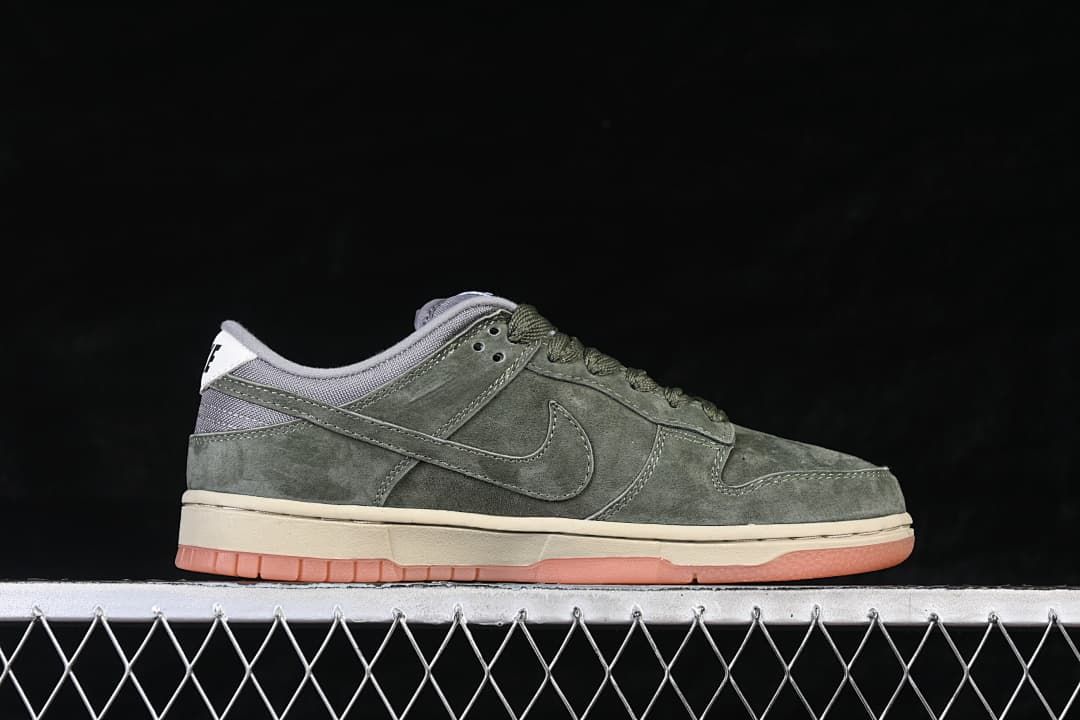 Nike SB Dunk Low Olive Green Sneakers HJ0367-301