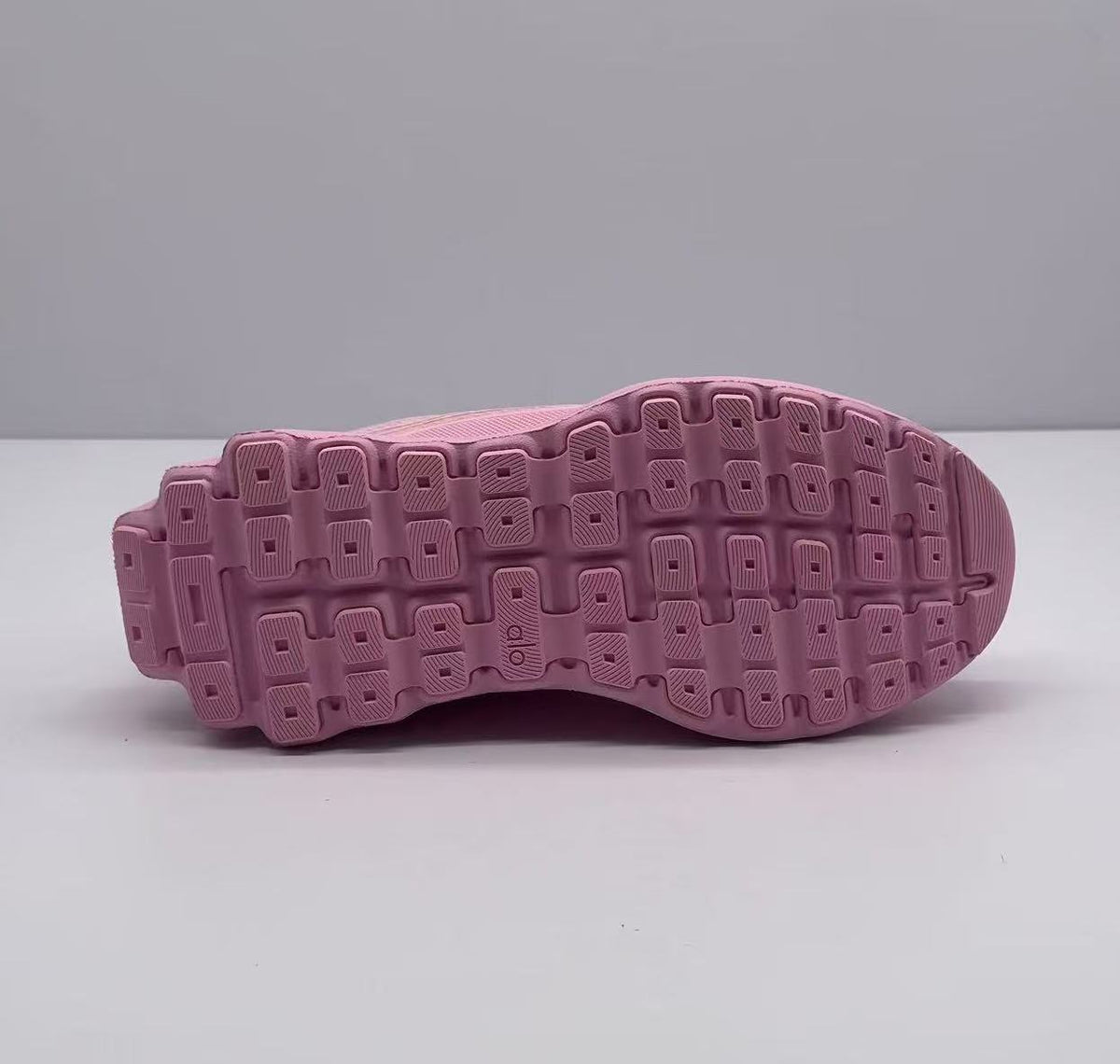 Alo Pink Knit Low-Top Sneakers