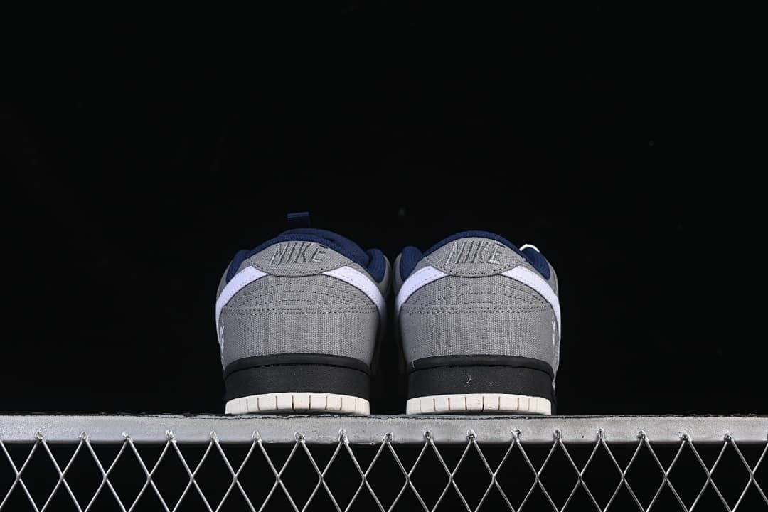 Nike SB Dunk Low Canvas-Panel Sneakers DX6775-400