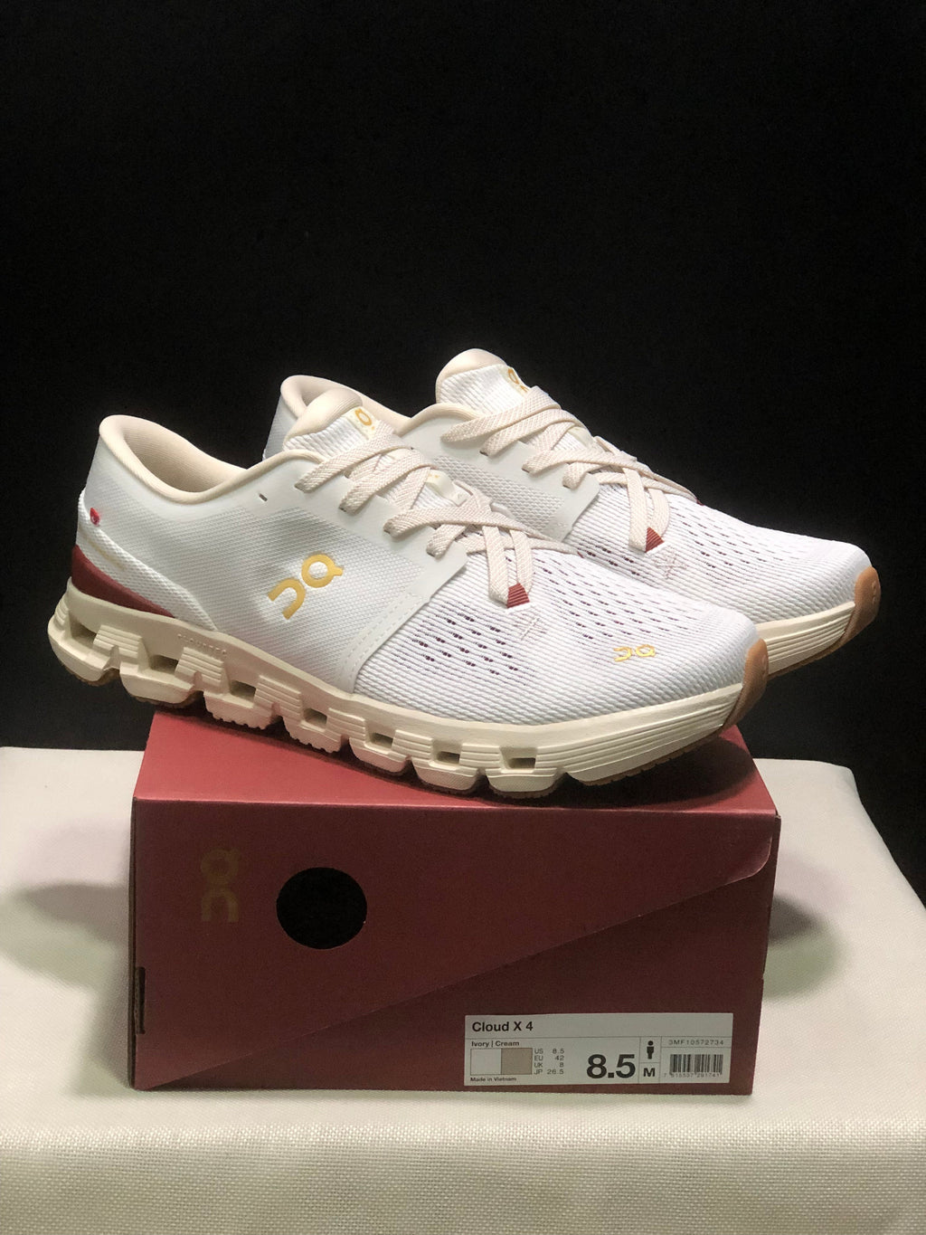 On Cloud X4 Low-Top Running Shoes White