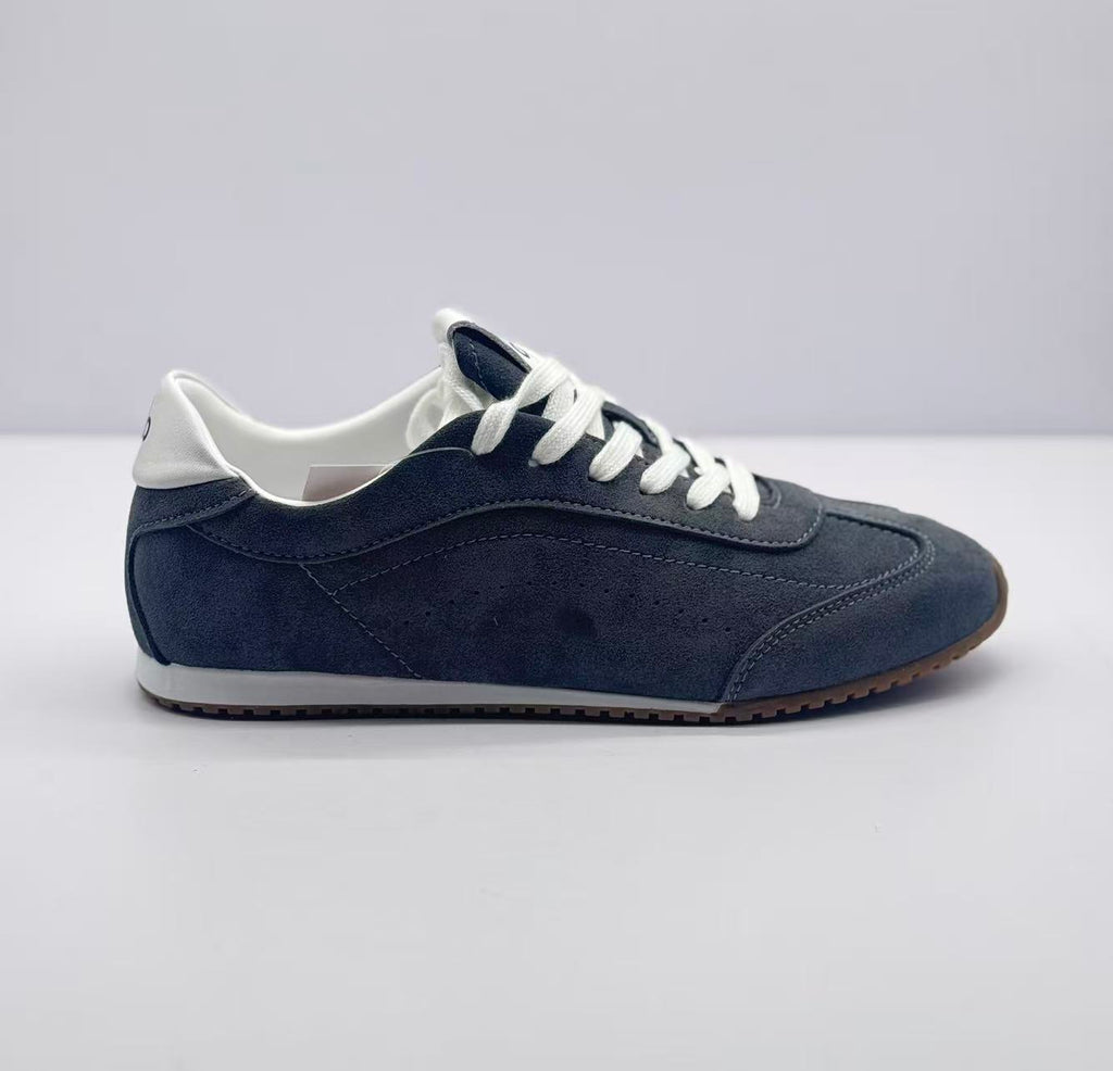 Alo Carbon Gray Low-Top Sneakers