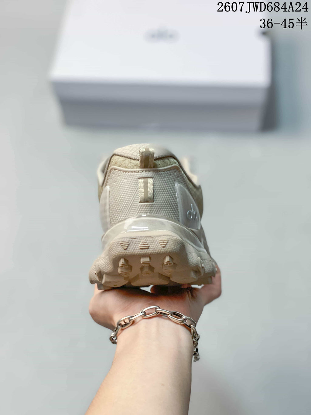Alo Recovery Mode Low-Top Sneakers - Beige