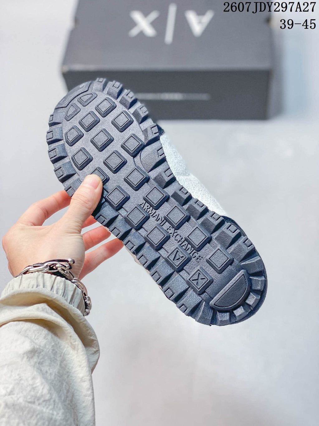 Armani Exchange Low-Top Sneakers White and Navy JDY297A27