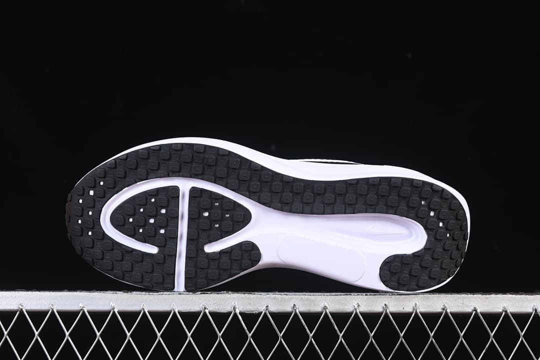 Nike Revolution 8 Running Shoes Black White HJ9198-003