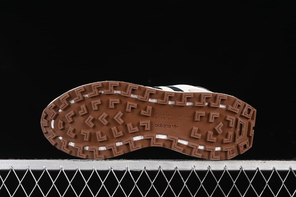 adidas Retropy E5 Sneakers IE8105 - Cream and Black
