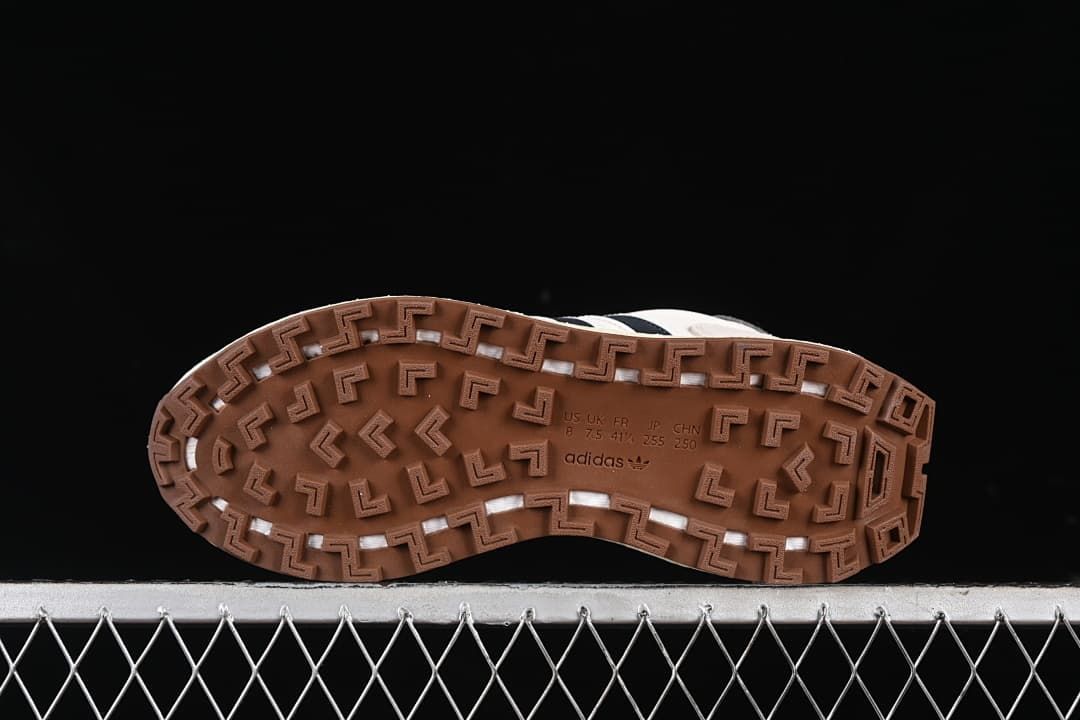 adidas Retropy E5 Sneakers IE8105 - Cream and Black
