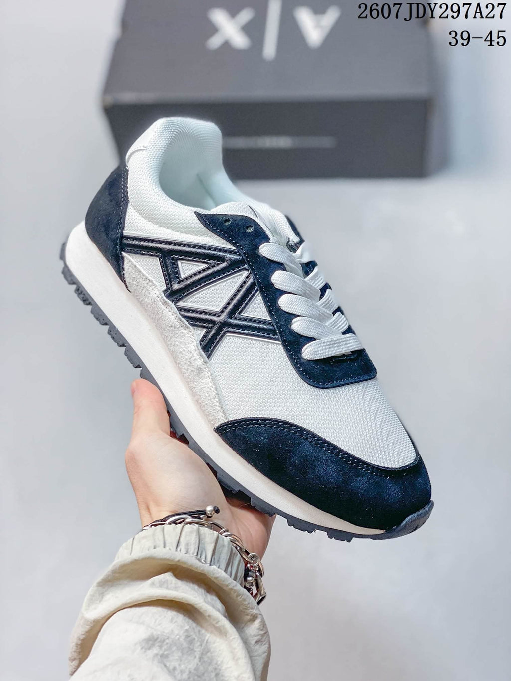 Armani Exchange Low-Top Sneakers White and Navy JDY297A27