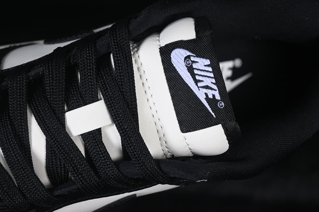 Nike Dunk Low SE Black and White Sneakers HQ7487-100
