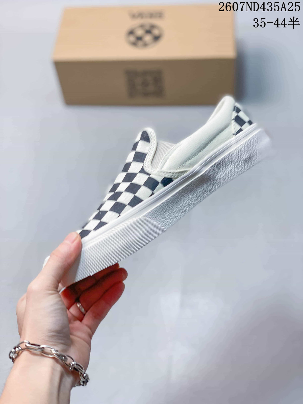 Vans Checkerboard Slip-On Sneakers Navy White 79205OPR