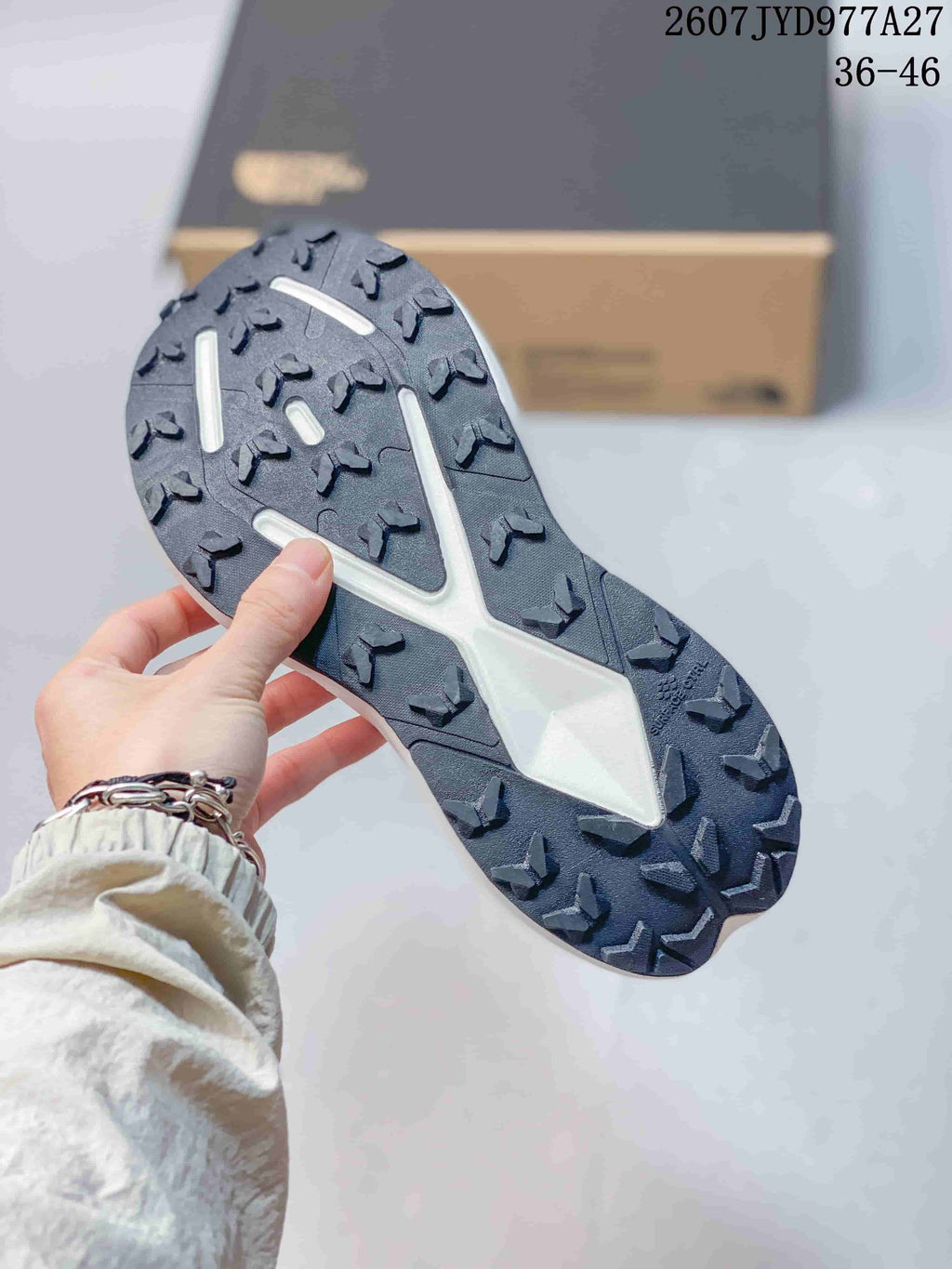 The North Face Summit Vectiv Pro Trail Running Shoes - White/Navy