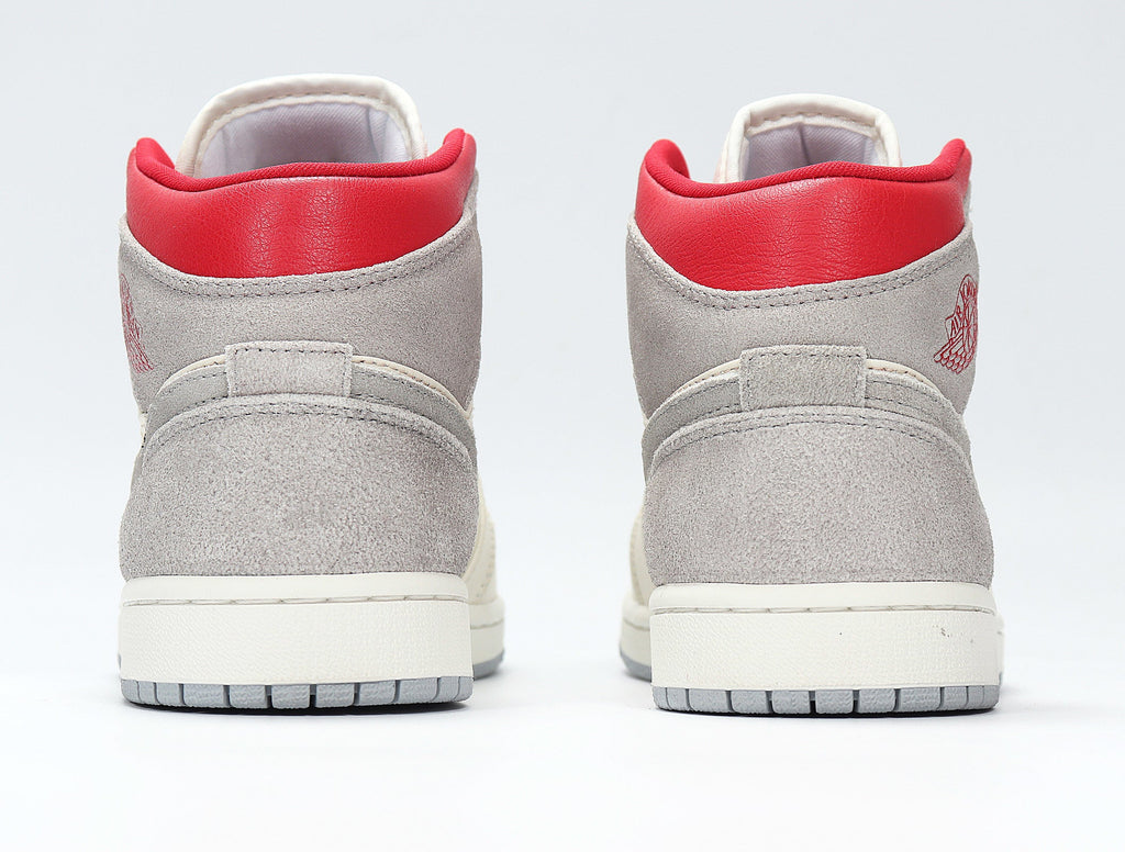 Jordan 1 Retro High OG Light Smoke Grey Sneakers CT3443-100
