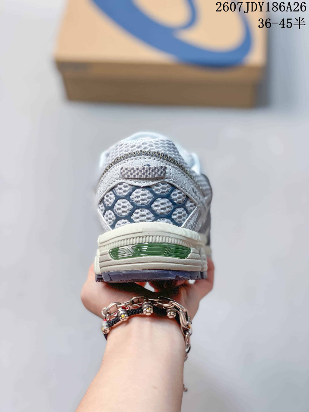 ASICS Gel-Kahana 8 FL Sneakers, Light Gray