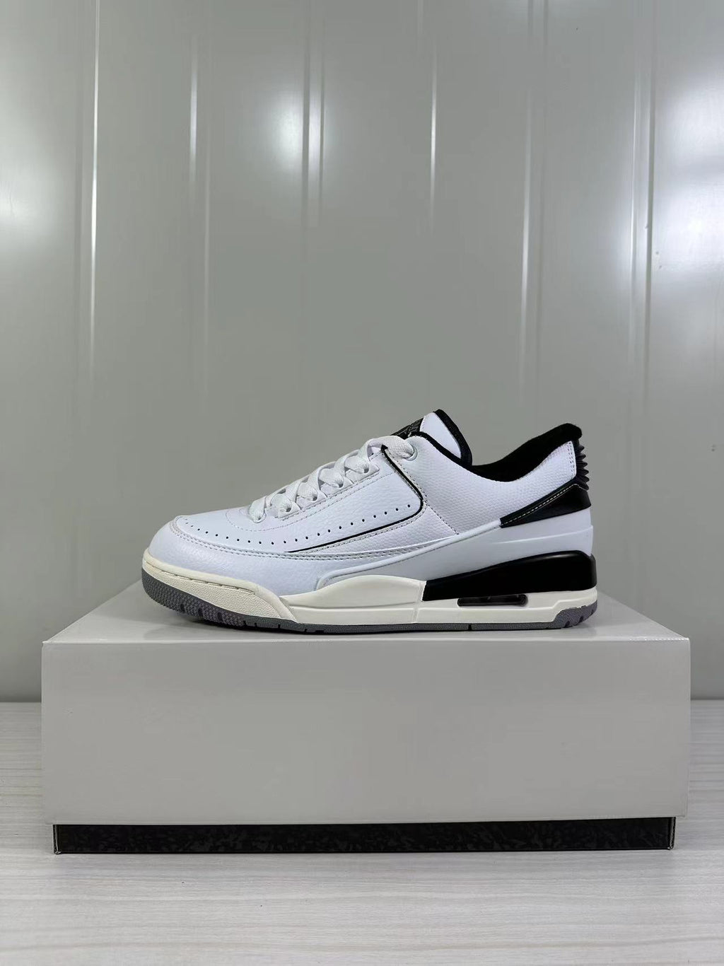 Jordan Air Jordan 2/3 Low Sneakers White Black FD0383-100