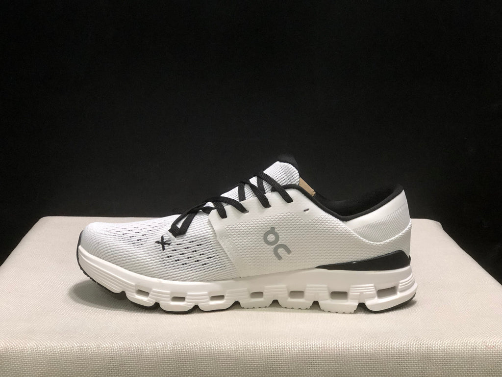 On Cloud X4 Sneakers Ivory Black