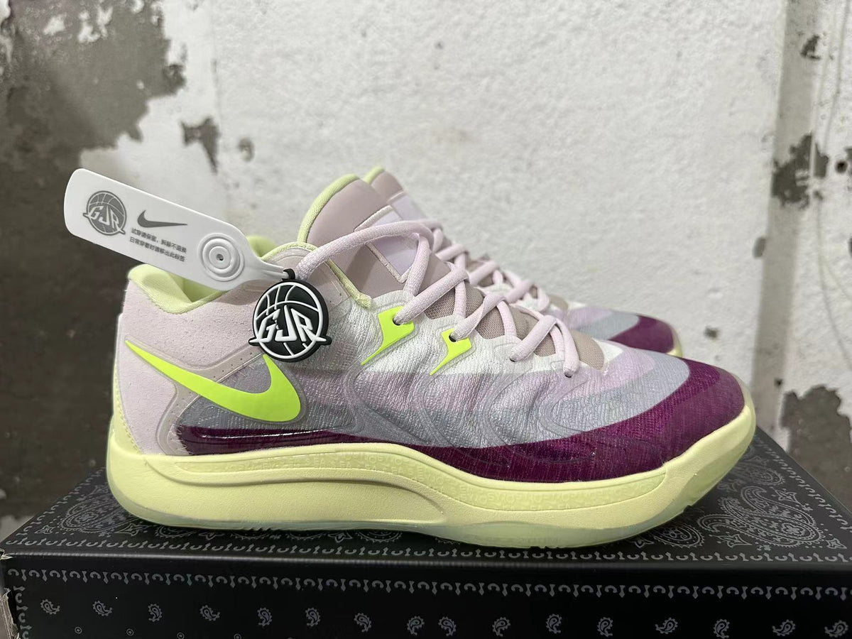 Nike G.T. Cut 3 Basketball Shoes White Purple