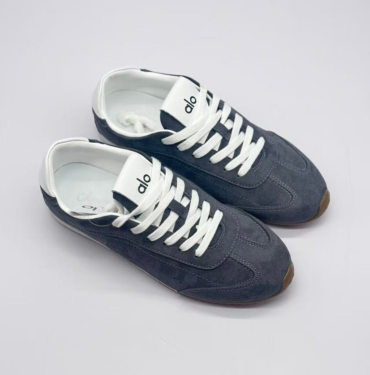 Alo Carbon Gray Low-Top Sneakers