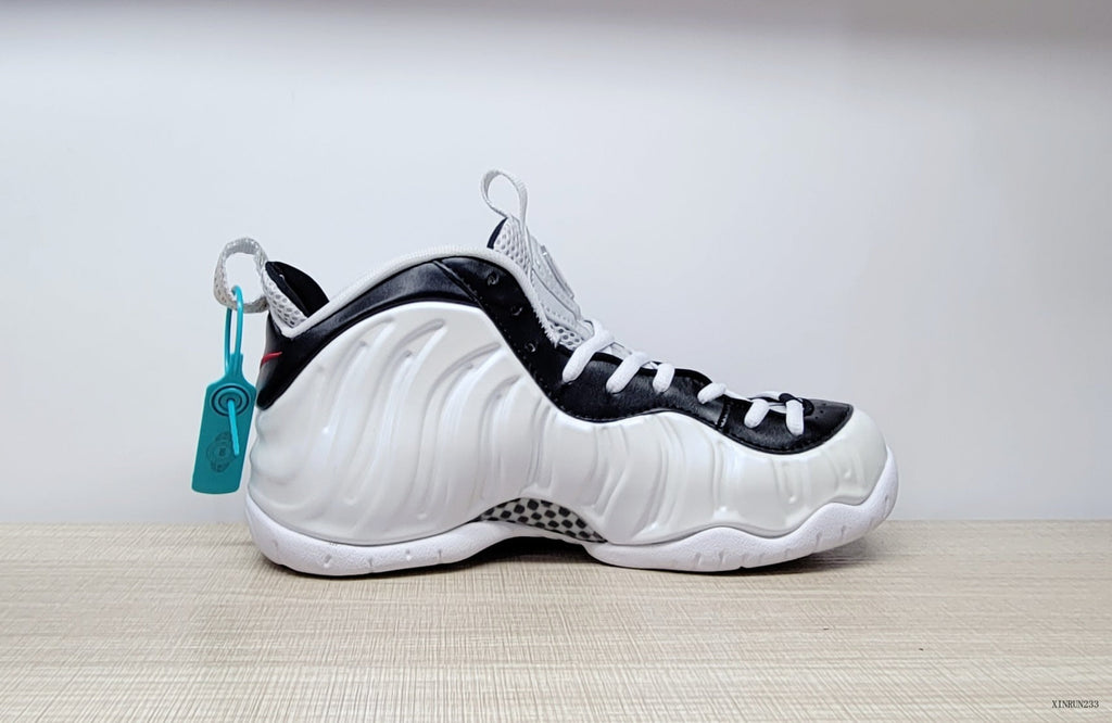 Nike Air Foamposite Pro Basketball Shoes in Cream