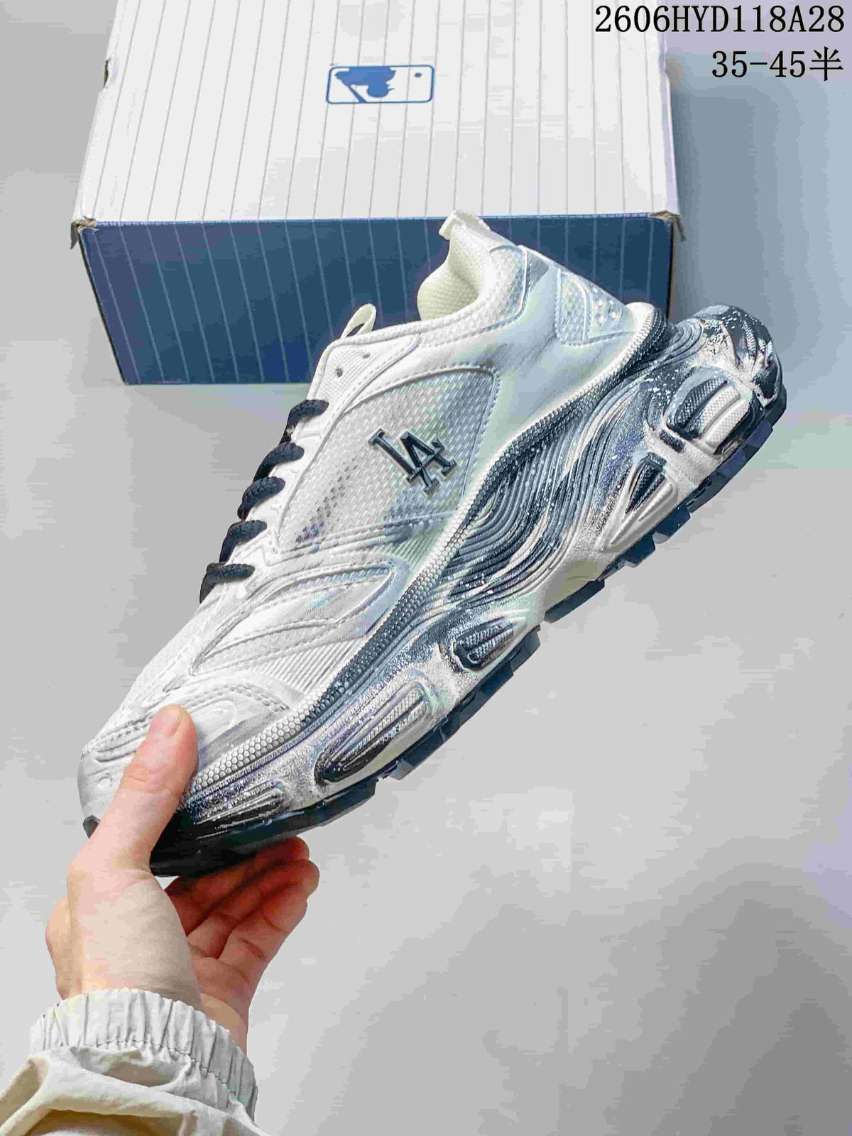 MLB Los Angeles Dodgers Silver Low-Top Sneakers