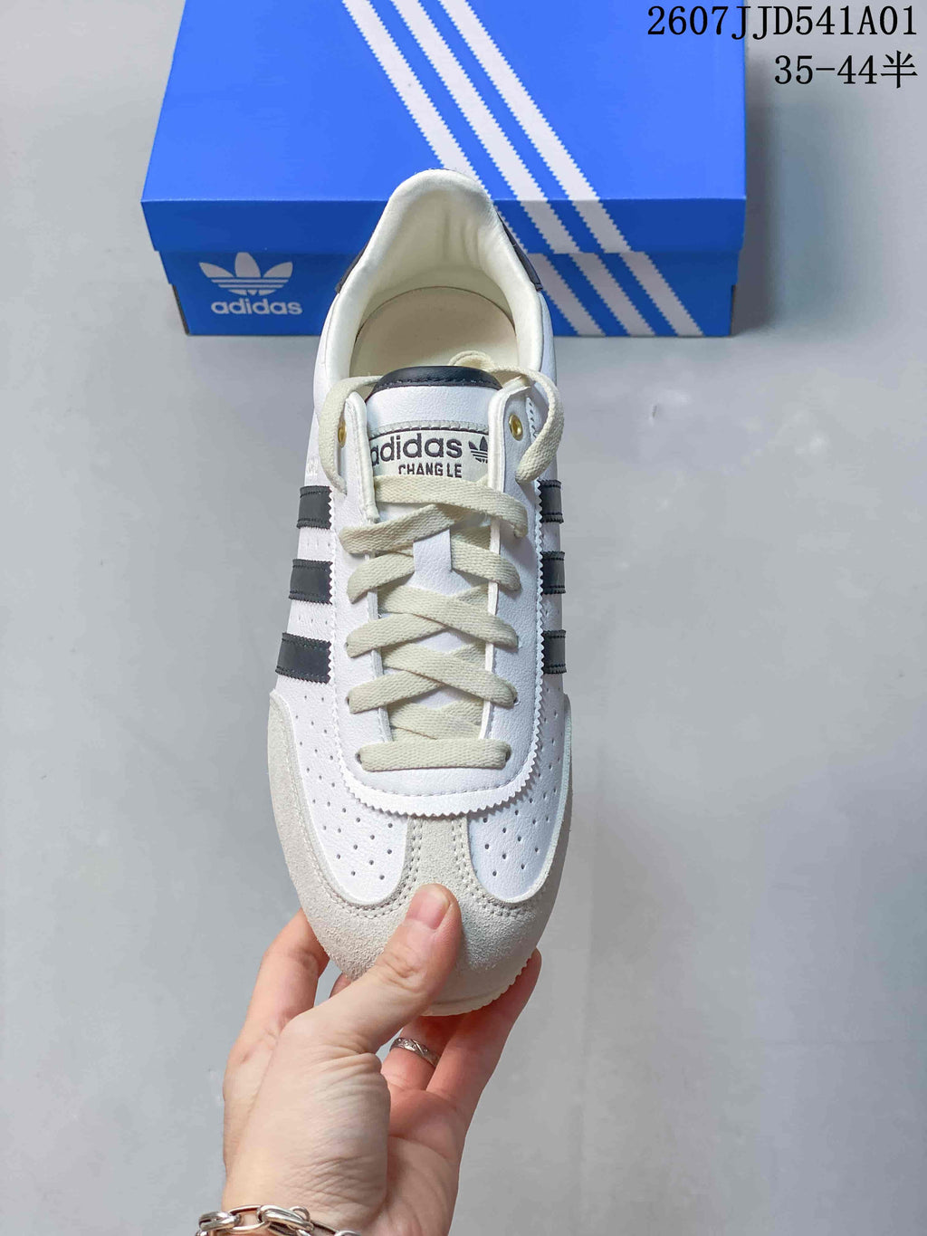 Adidas Originals VS JOG 2.0 Low-Top Sneakers, White and Black