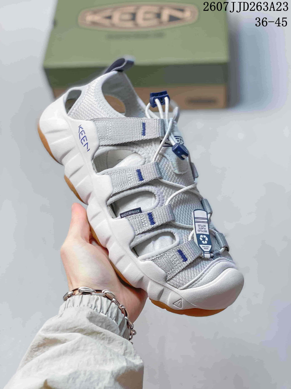 KEEN Water Shoe Sandals White and Gray 2607JJD263A23