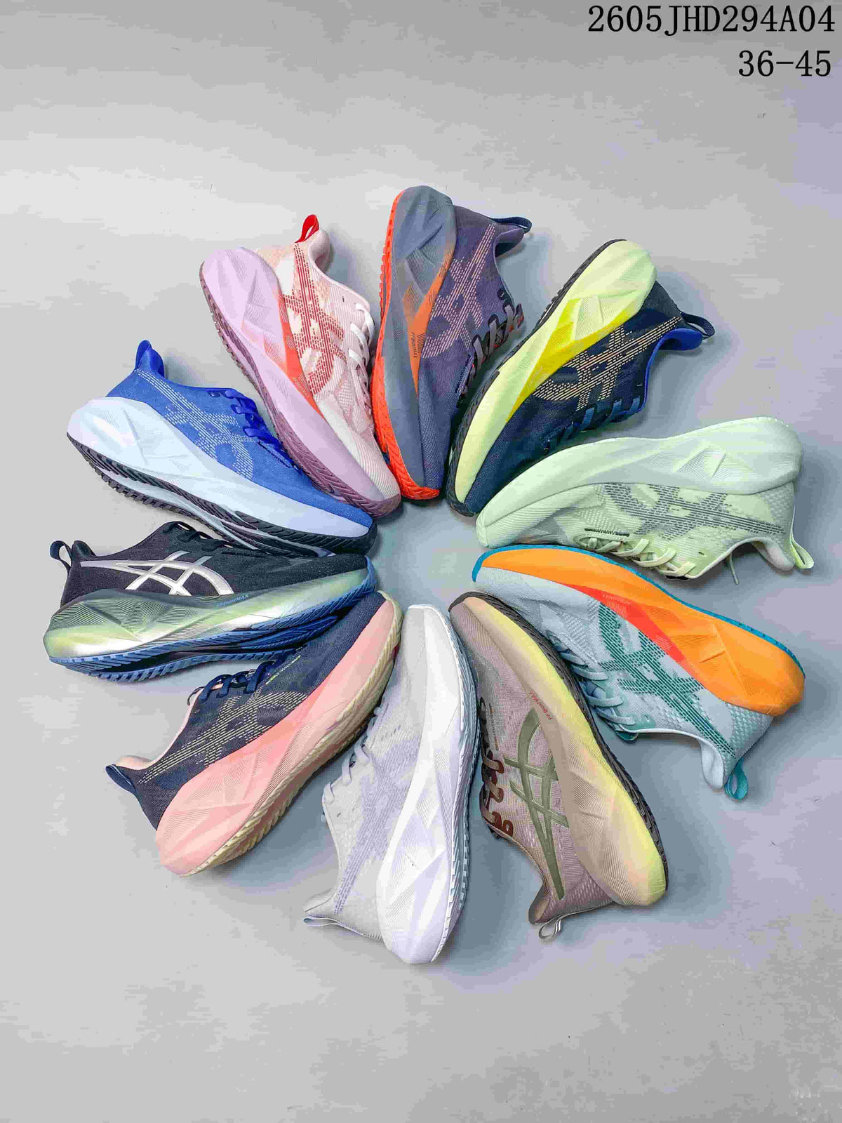 ASICS NOVABLAST 5 LE Running Shoes 1011B974-031