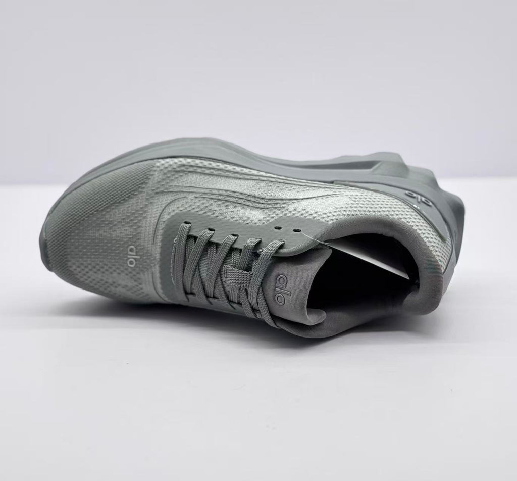 Alo Runner Sneakers Gray