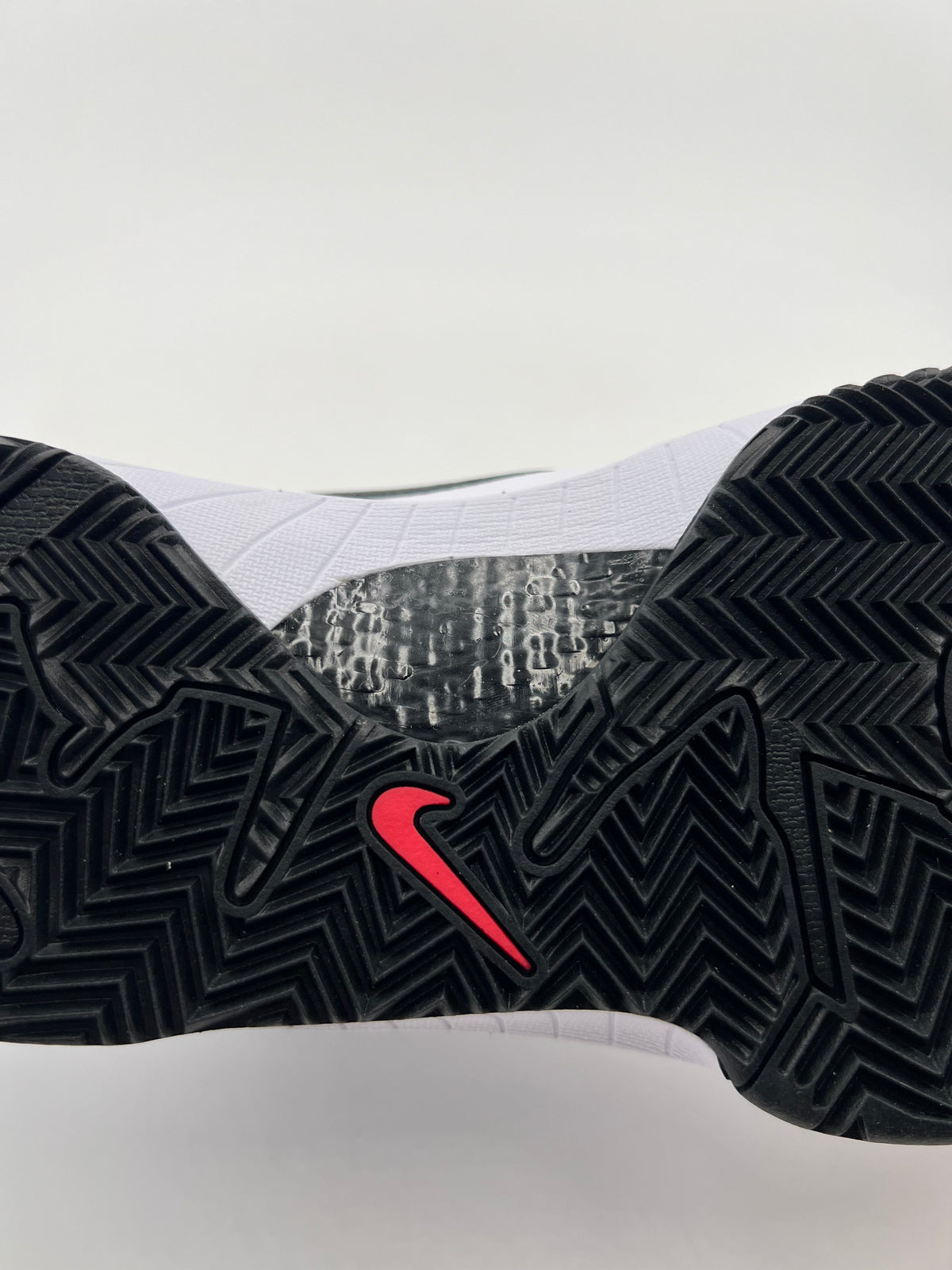 Nike Kobe 4 GIGI White Black Basketball Shoes