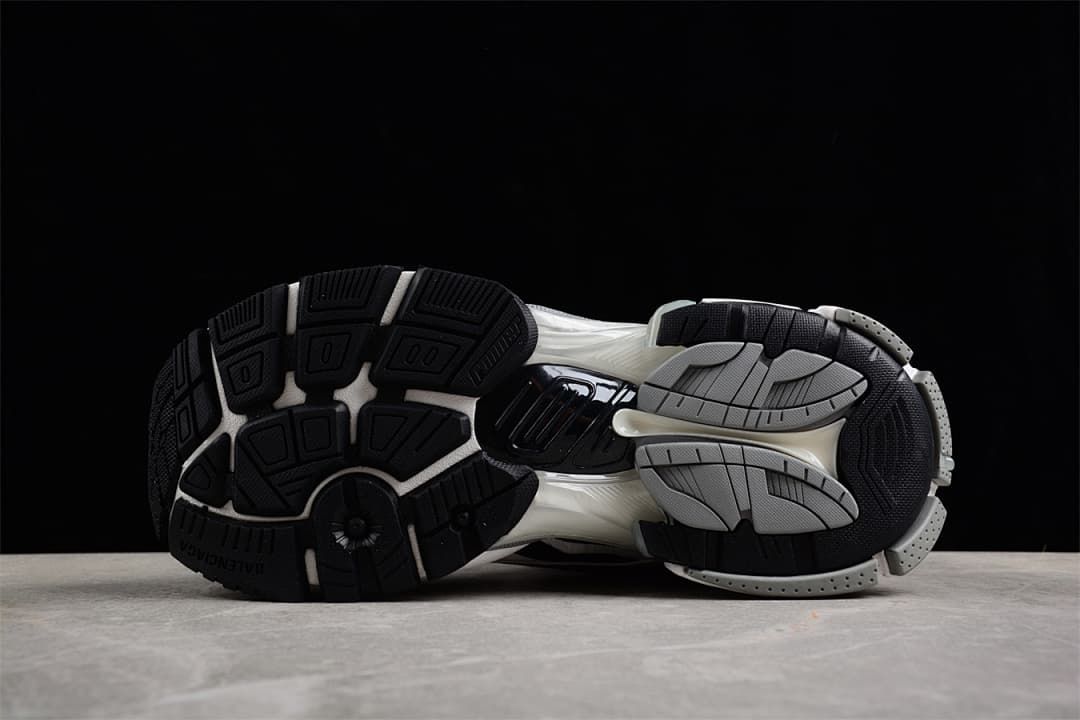 Balenciaga Runner Sneakers Grey White Black 772774