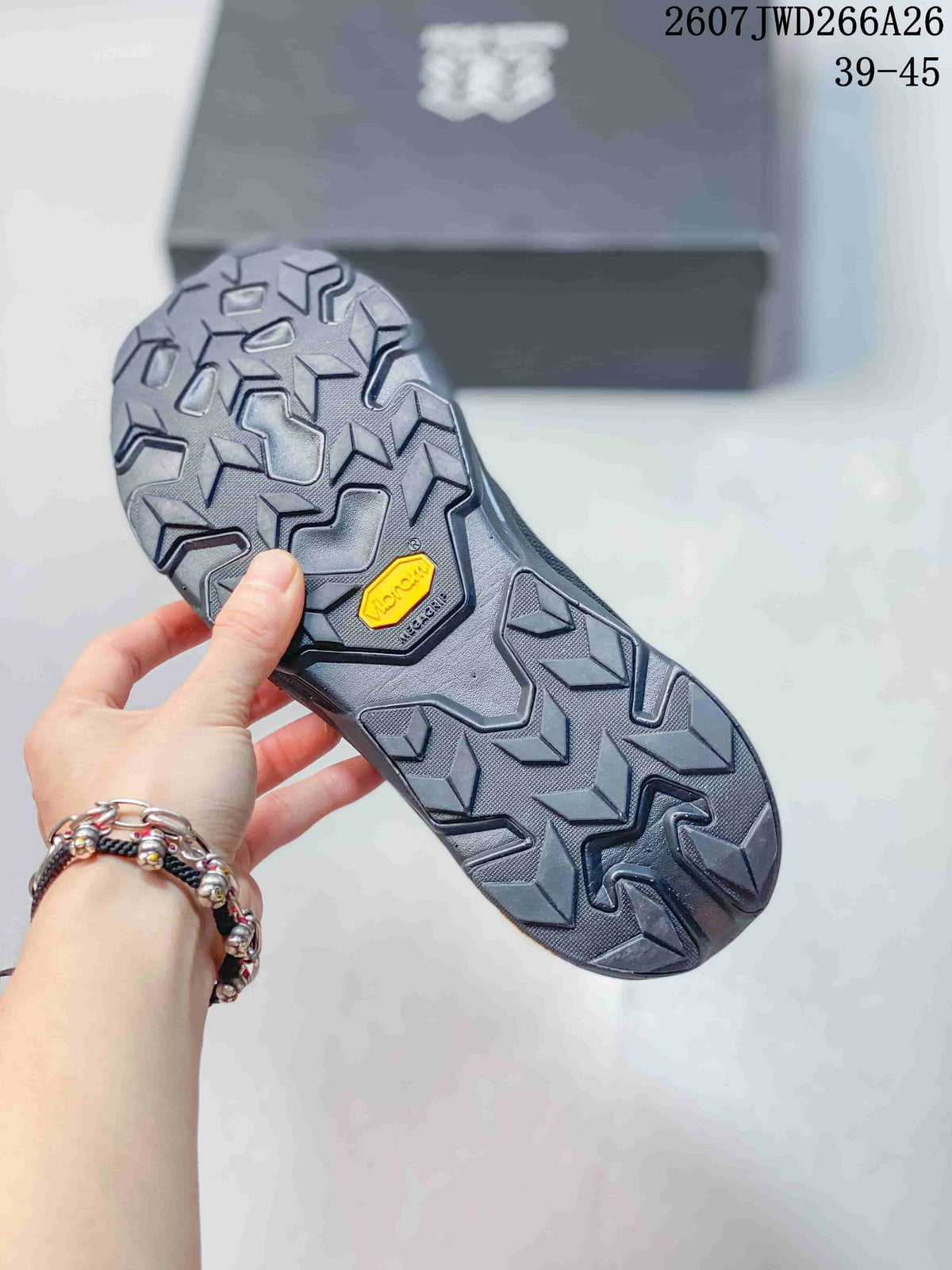 KOLON SPORT KRUST Trail Running Shoes Black 2607 JWD266A26