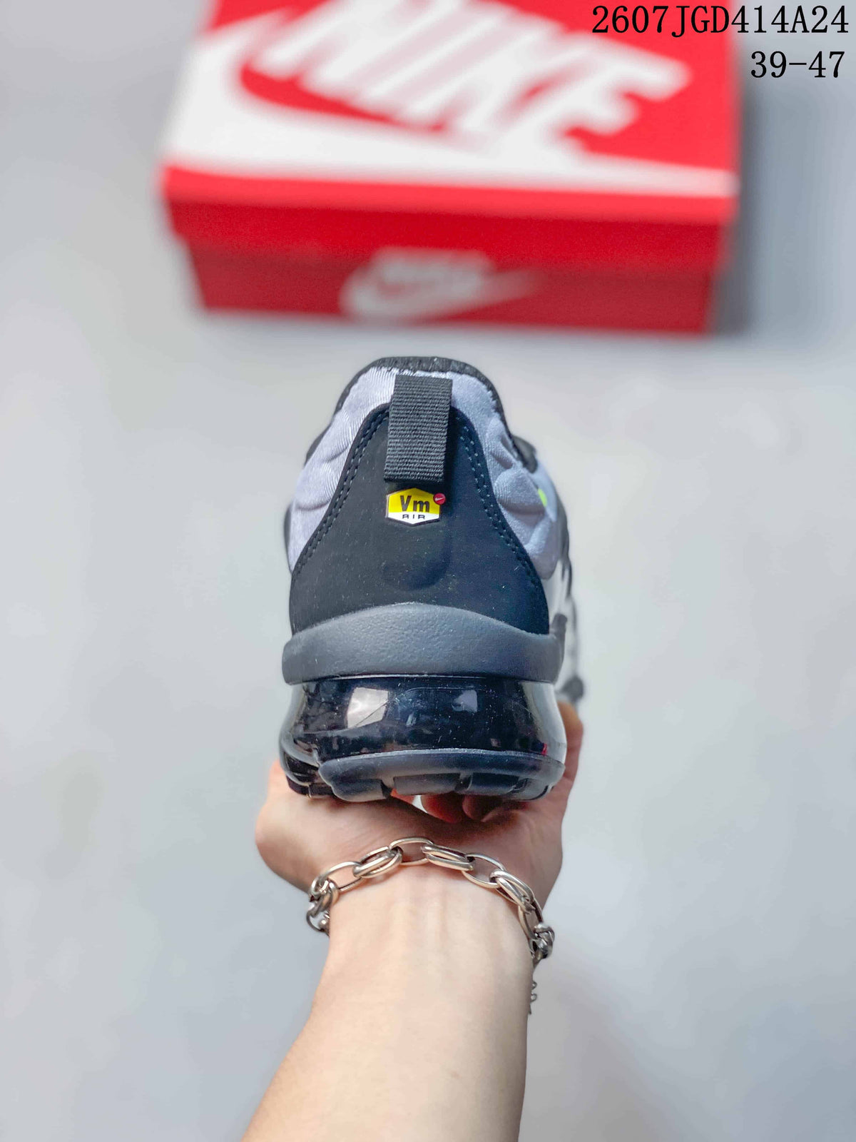 Nike Air VaporMax Plus Sneakers Gray Black Green 2607JGD414A24