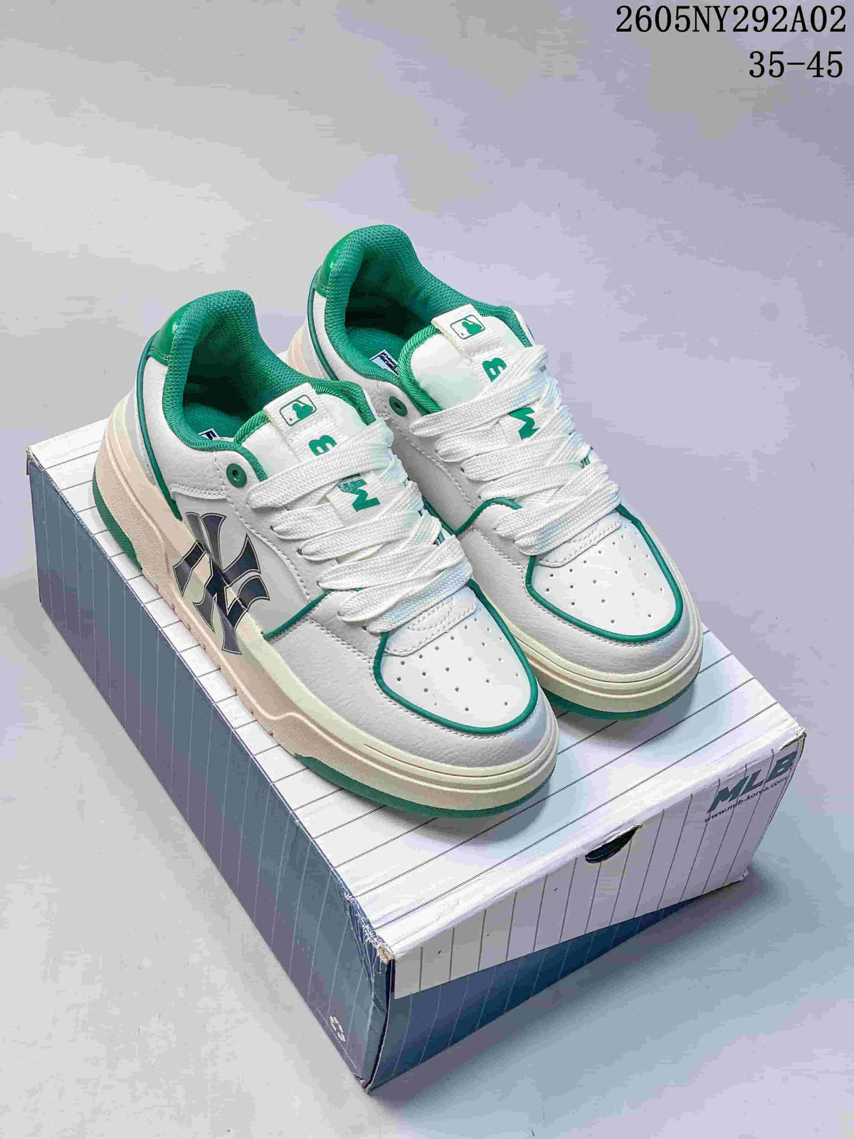 MLB Chunky Liner Low-Top Sneakers in White